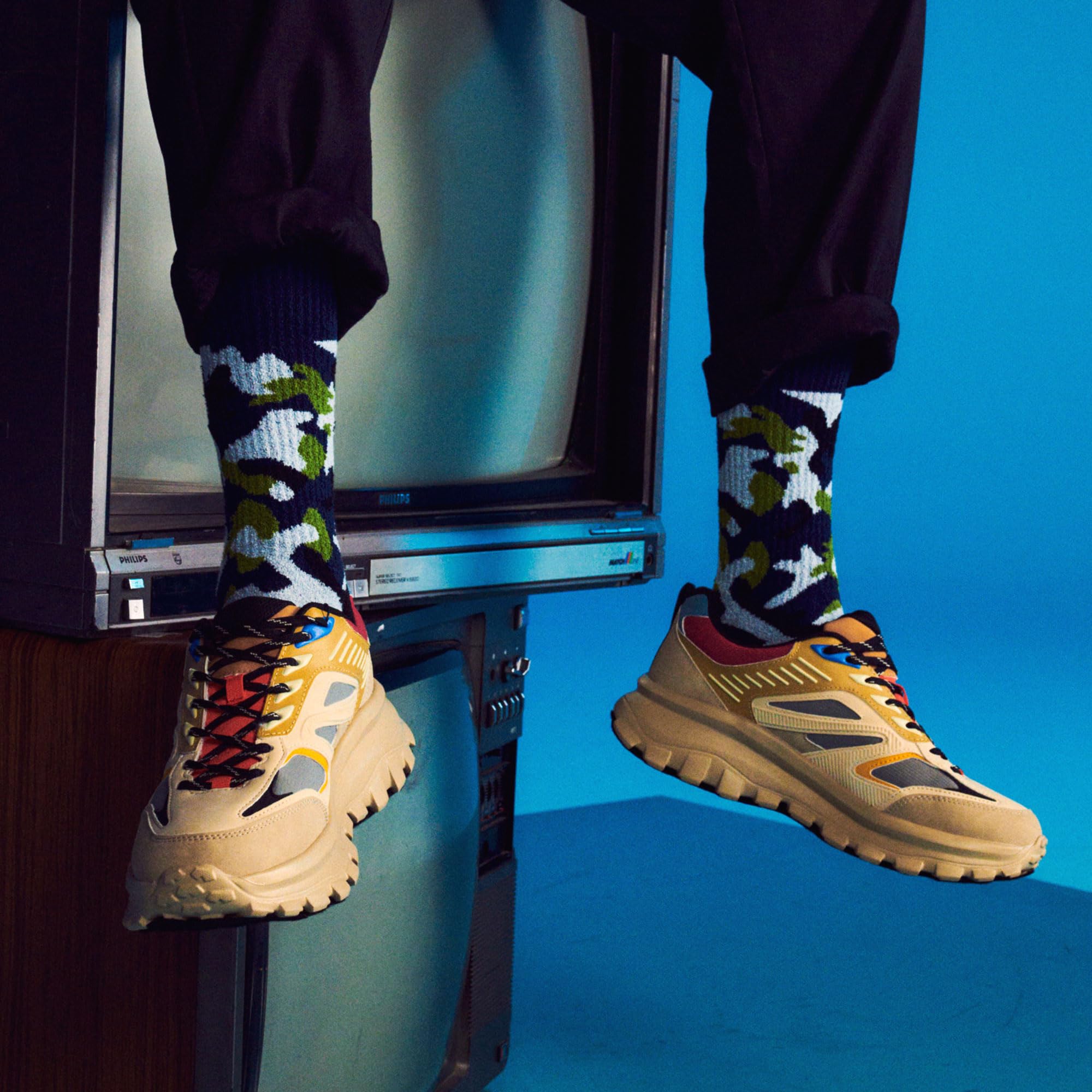 hudson-only-camouflage-socken-herren-marineblau-tarnmuster image 5