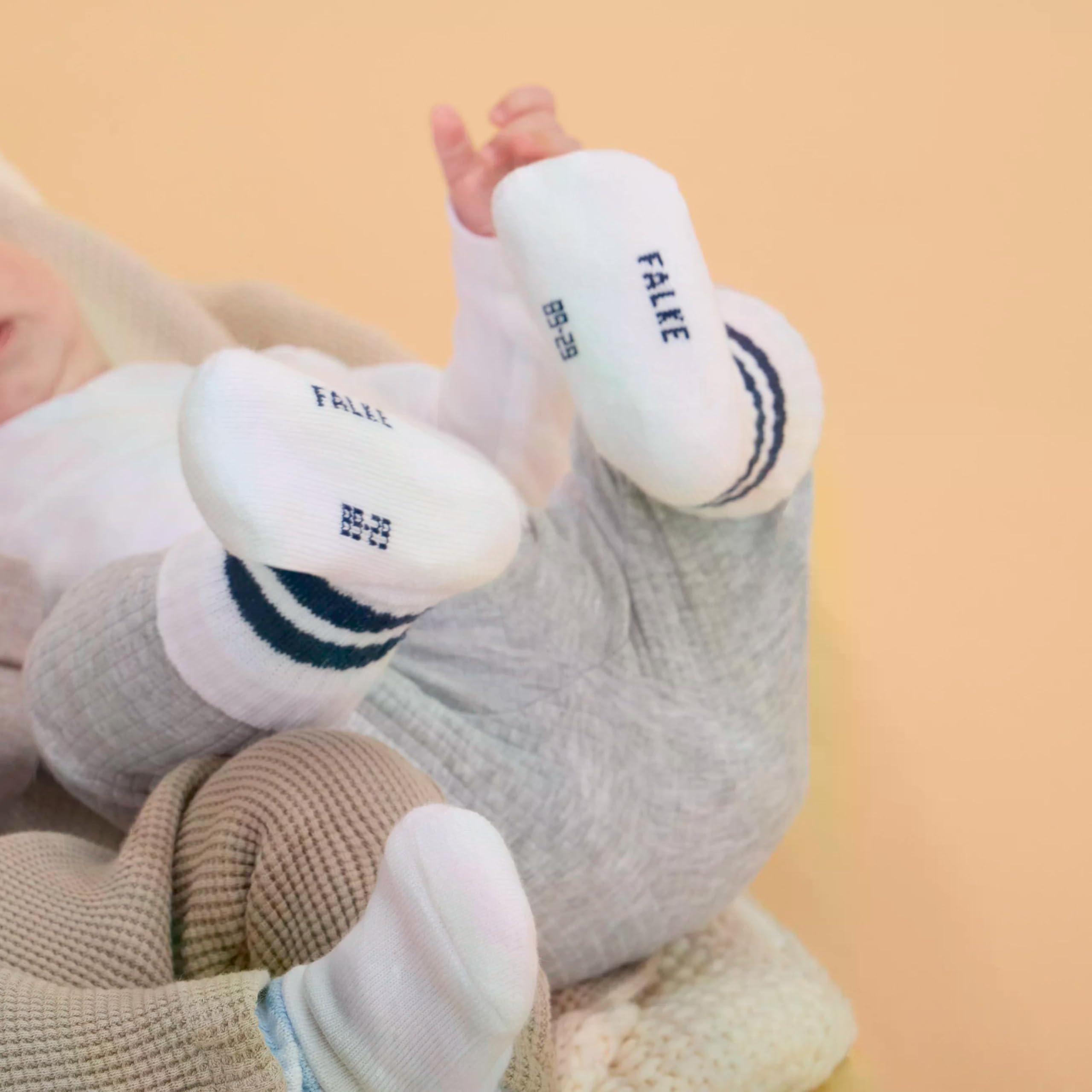 falke-erstling-baby-dynamic-babysocken-wei-baumwolle image 3