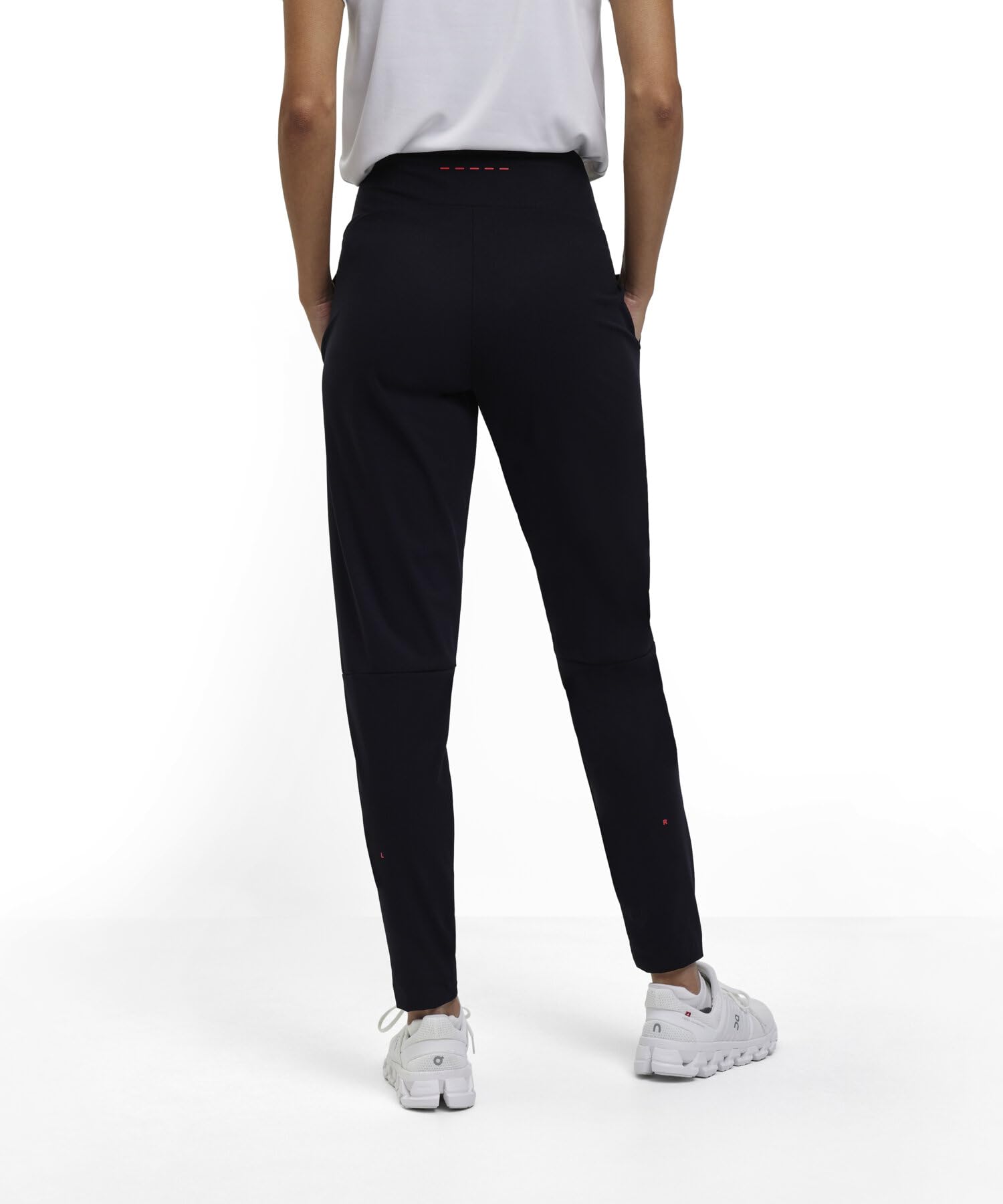 falke-true-motion-perform-better-hose-damen-training image 2